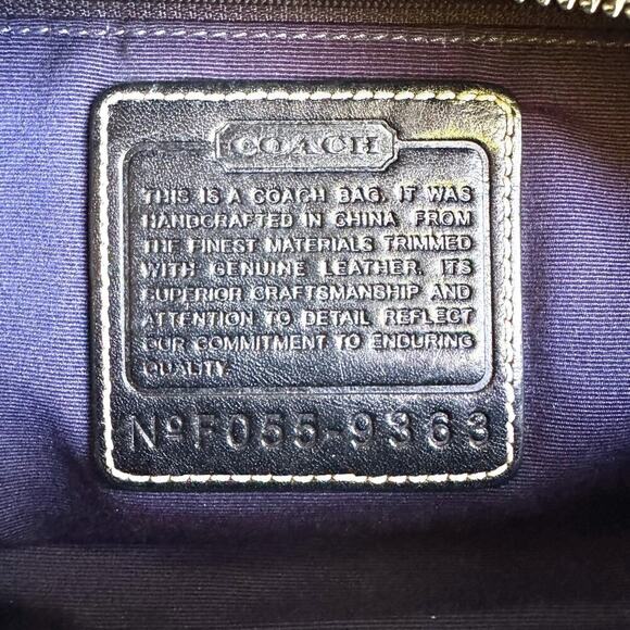 Coach Daisy Liquid Gloss Hobo Bag | Black Patent Leather Gold Hardware | Y2K EUC - Picture 12 of 16